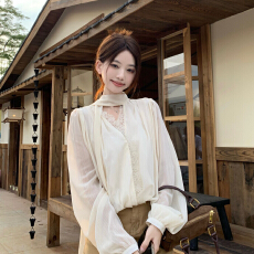 批发飘带V领长袖<b class='q'>衬衫</b>女款秋季法式拼接蕾丝气质女士高知小资<b class='q'>上衣</b><b class='q'>衬衣</b>