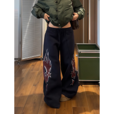 批发原版420克羊羔绒复合设计感火焰刺绣贴布阔腿男女宽松长裤