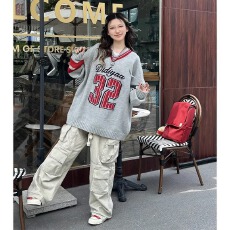 批发美式复古学院风印花球衣卫衣<b class='q'>女</b>秋季宽松休闲显瘦V领长袖套头上衣