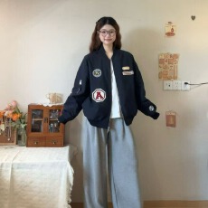 批发美式机车服痞帅<b class='q'>棒球</b>领夹克男女春秋复古徽章设计高街宽松显瘦<b class='q'>外套</b>