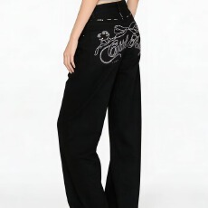 批发美式复古烫钻弯刀牛仔裤女2026秋<b class='q'>冬</b>新款高腰宽松显瘦垂感阔腿裤