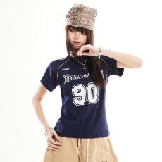 批发复古<b class='q'>运动</b>球衣夏季潮流新款圆领插肩短袖T恤女夏季正肩修身辣妹衣