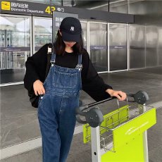 批发<b class='q'>女生</b>夏季酷盐系阔腿大码连体宽松减龄背带裤显瘦韩版吊带<b class='q'>牛仔裤</b>子