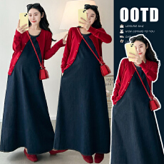 批发实拍2026春季网红爆款新款纯色孕妇牛仔背带裙+红色毛衣