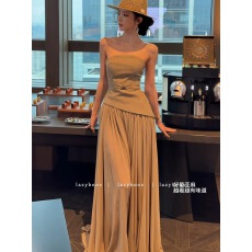 批发抹胸连衣裙女气质名媛小众设计高级感不规则褶皱雪纺拼接大摆长裙