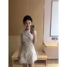 批发谢不肉 碎花圆领无袖<b class='q'>连衣裙</b>女夏季甜美收腰修身设计感A字短款裙子