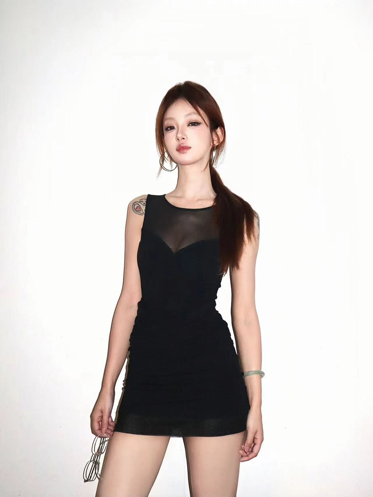 망사 패치워크 섹시함 펌프 Pleat 표지 배 슬림해 보이는 디스플레이 몸 더블 색상 드레스 짧은