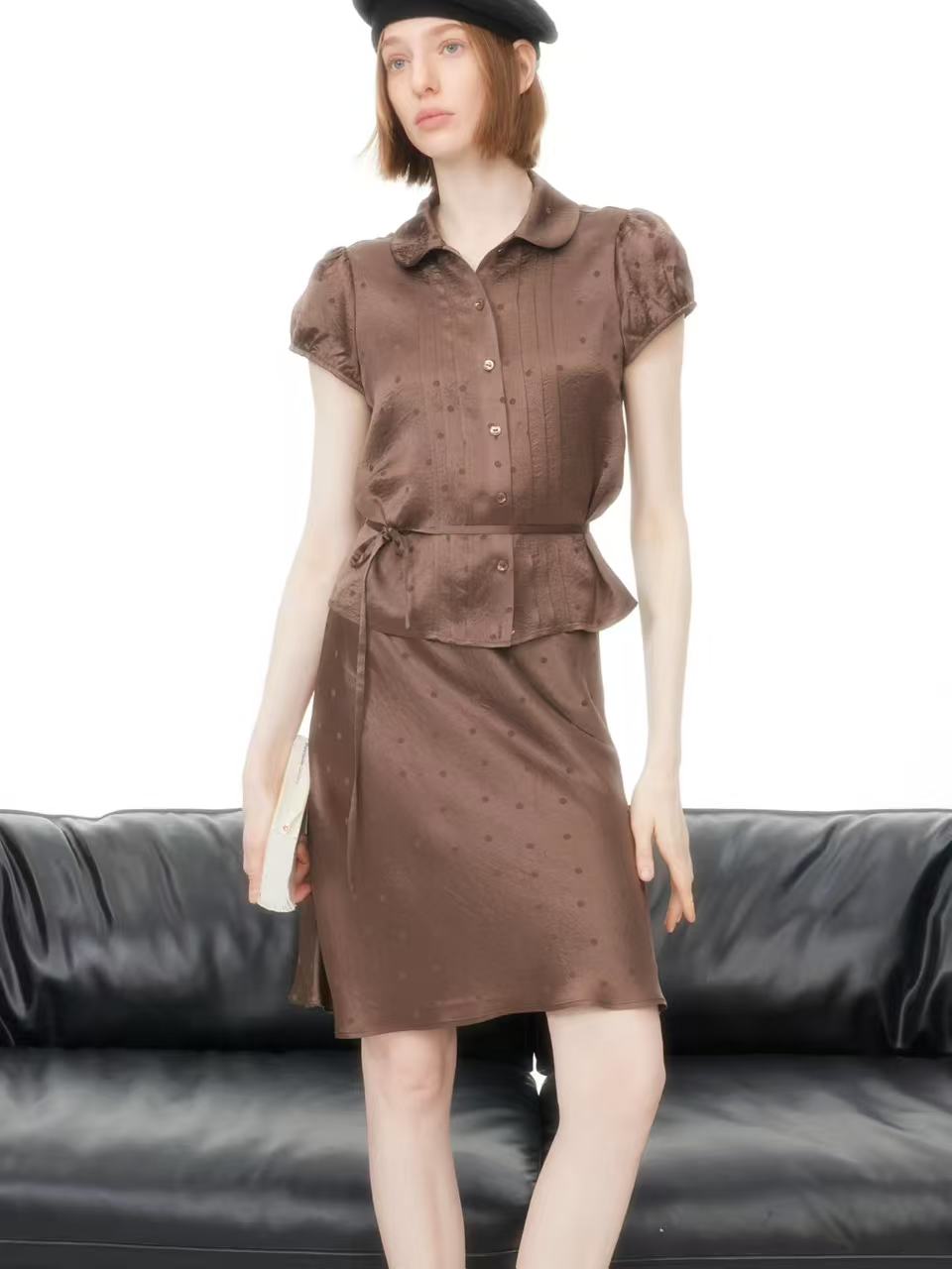 레트로 도트 무늬 반팔 여성 셔츠 거품 소매 펌프 로프 폴로 칼라 허리 수축 스트랩 맨위 품격 다용도 도트