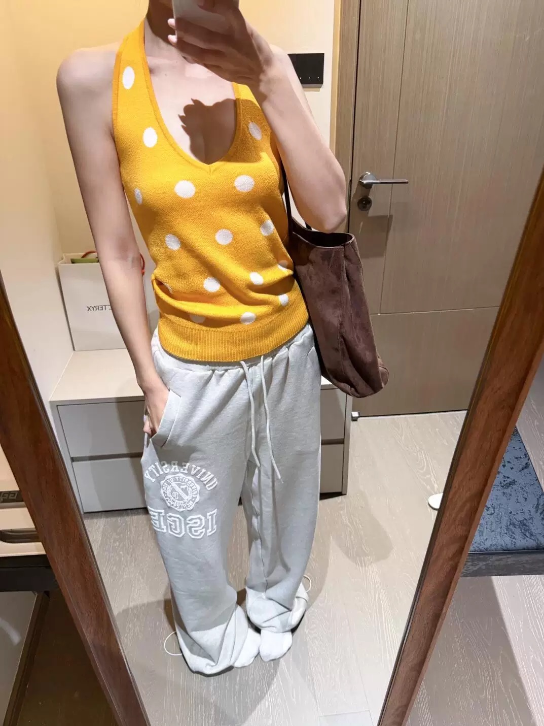 주황색 도트 무늬 몸매 가꾸기 행침 목 민소매 아세트산 양모 여름 섹션 조끼 맨위