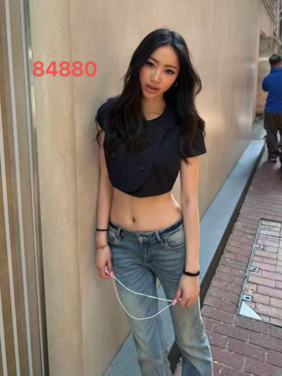 888