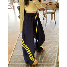 批发实拍 立体腰  美式<b class='q'>街头</b>条纹三条杠弯刀卫裤女宽松阔腿休闲运动裤