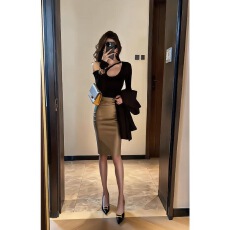 批发设计感镂空长袖T恤女秋冬斜领内搭打底衫露肩锁骨上衣