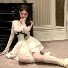 批发Catyears猫年 coco小姐~简约优雅毛绒蕾丝<b class='q'>拼接</b>荷叶边小V领<b class='q'>连衣裙</b>