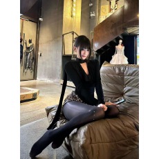 批发黑色性感荡领长袖t恤女秋季穿搭飘带设计打底衫修身显瘦辣妹上衣