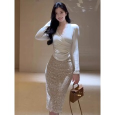 批发春季气质轻熟风蕾丝拼接V领褶皱收腰长袖T恤蕾丝包臀半身裙<b class='q'>套装</b>女