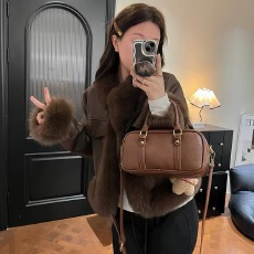 批发2025冬海宁新款小个子狐狸毛麂皮绒<b class='q'>皮草</b>女<b class='q'>短款</b>真毛显瘦年轻款外套