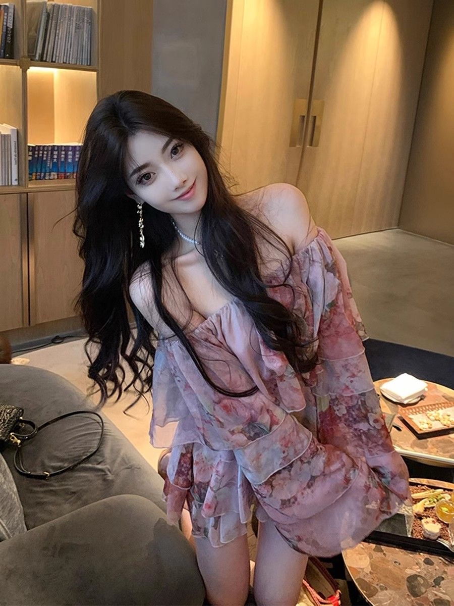 올해 인기 아름다운 세트 드레스 여성 순수한 욕망 섹시함 바람 오프숄더 꽃무늬 맨위 하이웨이스트 반신 미니 스커트
