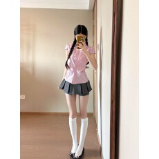批发韩系学院风粉色<b class='q'>条纹</b>正肩掐腰剪裁设计感短袖<b class='q'>衬衫</b>2026夏季新款上衣