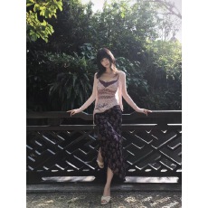 批发温柔风独特超好看假两件碎花吊带裙漂亮绝美茶歇<b class='q'>连衣裙</b>26夏季穿搭