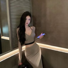 批发JAYKY YANG【莎莉佳人】真两件深V交叉网纱吊带修身针织半裙套装