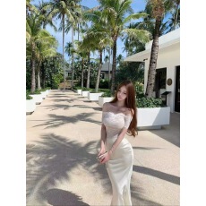 批发KikimyBlum@*人鱼轻曳一字肩立体蕾丝提花工艺上衣高腰半裙两件套