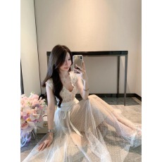 批发JustQin【蕾丝序曲】2025新款蕾丝上衣+收腰半身裙两件套装裙女