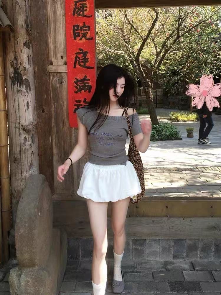 insliisa 한국 스타일 여름 반팔 니트 스웨터 여성 품격 회색 레트로 2026 새로운 몸매 가꾸기 핫걸 맨위