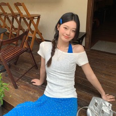 批发宋正恩白色斜肩短袖t恤女夏季韩系肌理感收腰显瘦修身露肩上衣潮