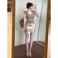 批发XZY 微胖<b class='q'>纯</b>欲辣妹修身针织短袖上衣女26年夏季高腰显瘦包臀裙套装