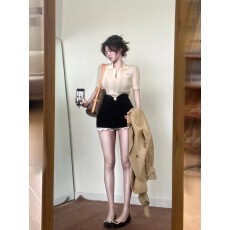 批发奶杏色polo领羊绒镂空<b class='q'>针织衫</b>女2026年chic早春气质显瘦上衣