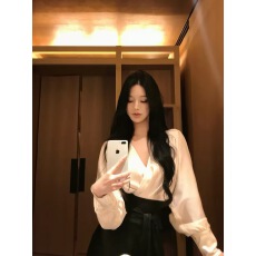 批发JAYKY YANG【赫本小姐】撞色V领蝙蝠袖气质衬衫绑带收腰<b class='q'>长袖</b>上衣