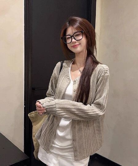 한 부서 이른 가을 착용 가져 가라. 화이트 반팔 티셔츠 여성 외부 가져 가라. 구덩이 기사 긴팔 니트 오픈 가디건 쇼트 스타일 재킷 투피스 세트