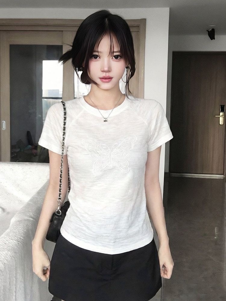 화이트 나비 자수 삽입 어깨 반팔 티셔츠 여성 여름 새로운 작은 키 몸매 가꾸기 슬림해 보이는 다용도 쇼트 스타일 맨위
