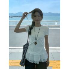 批发韩系蕾丝花边拼接下摆短袖t恤女夏季新款绝美<b class='q'>时尚</b>内搭气质上衣ins