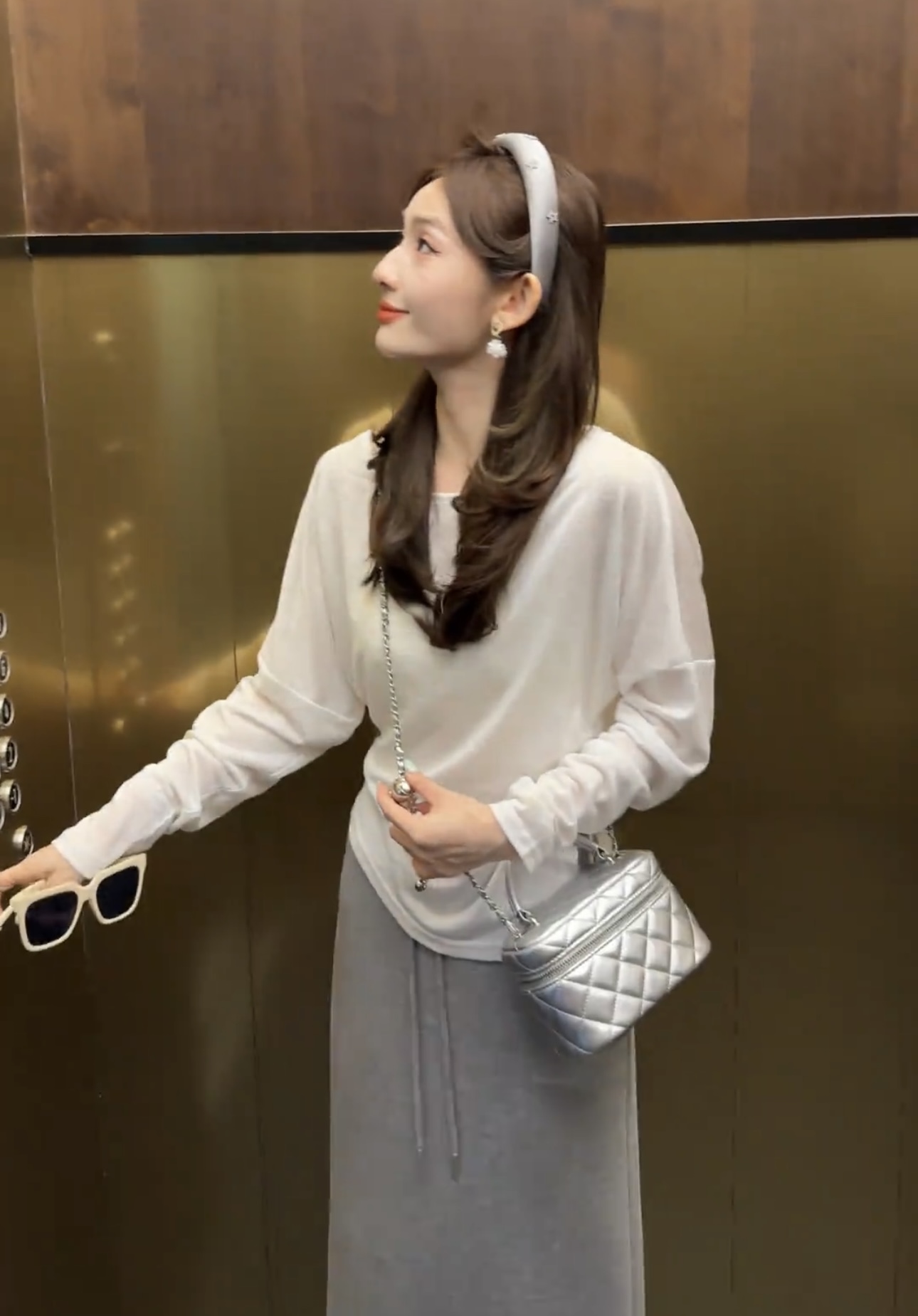 barbi jingn 하트 비트 8231 여름 미니멀리즘 단색 다용도 오프숄더 허리 수축 불규칙 치마