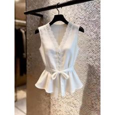 批发别致白色无袖蕾丝拼接上衣女<b class='q'>通勤</b>风设计感小众气质收腰衬衫超好看