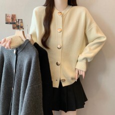 批发实拍~ 大码<b class='q'>胖</b><b class='q'>MM</b>秋冬新款圆领法式金属扣小香风长袖开衫上衣毛衣