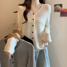 批发实拍~ 大码胖MM2026早春新款V领<b class='q'>镂空</b>正肩长袖简约上衣开衫<b class='q'>针织衫</b>