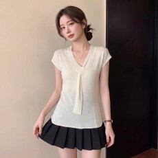 批发实拍~ 大码胖MM夏季新款设计感V领飘带小飞袖短袖上衣针织衫