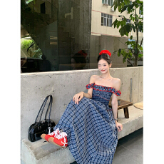 批发复古气质一字肩格纹吊带<b class='q'>连衣裙</b>女夏季木耳边撞色收腰大摆裙<b class='q'>长裙</b>子