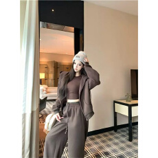 批发慵懒咖色连帽卫衣外套打底衫T恤女秋季穿搭套装阔腿休闲裤三件套