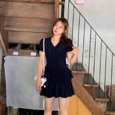 批发实价-花边v领短袖<b class='q'>连衣裙</b>夏季新款法式收腰显瘦系带A字裙蛋糕短裙