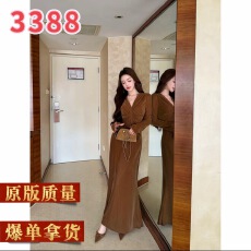 批发xinxin琥珀茶歇优雅复古V领扭结设计收腰修身显瘦连衣裙