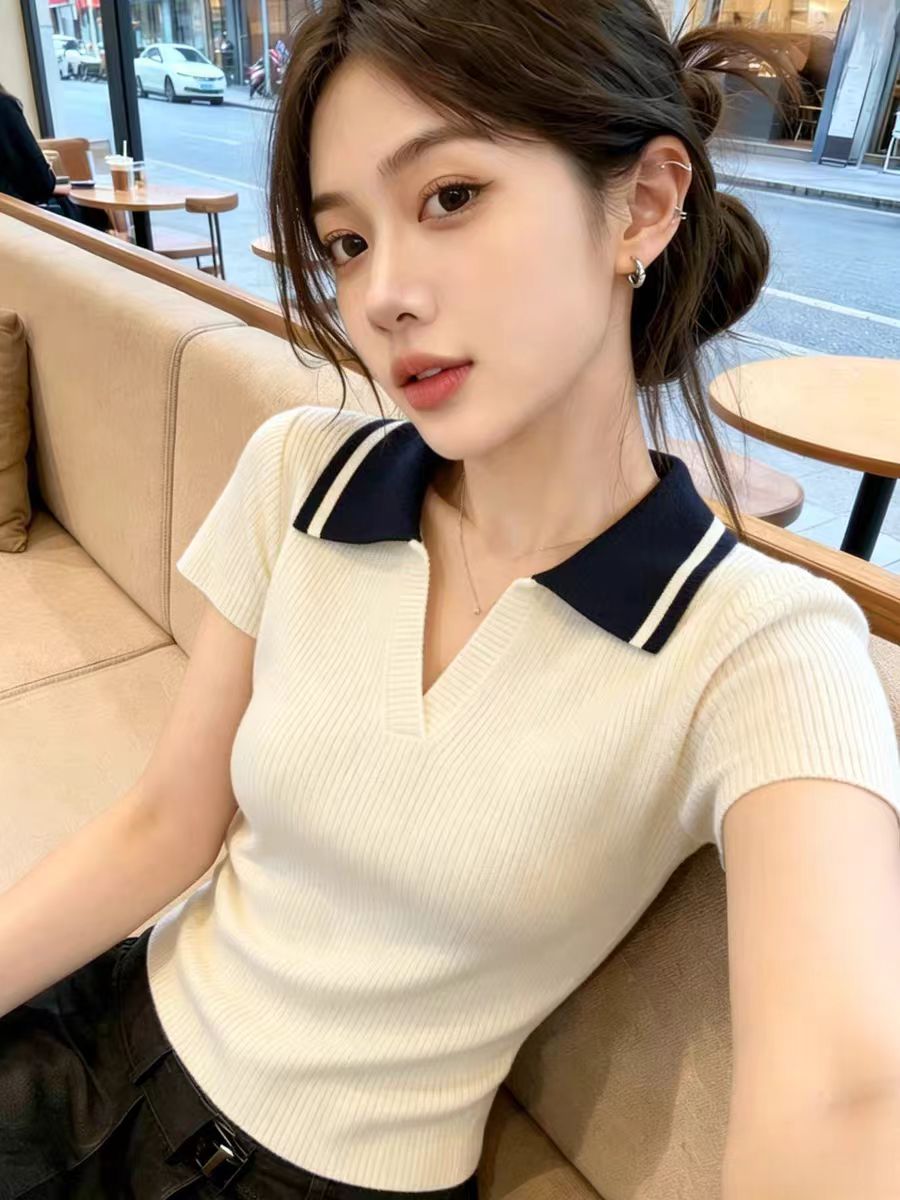 한 부서 POLO 칼라 배색 얼음 실크 반팔 니트 스웨터 여성 2026 여름 새로운 몸매 가꾸기 슬림해 보이는 외국 가스 짧은 맨위