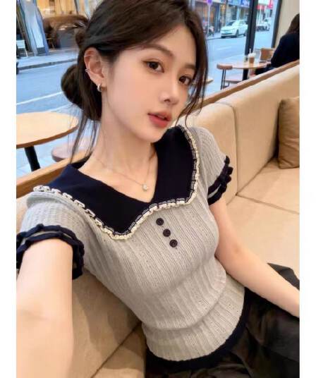 회색 한 부서 배색 베이비 칼라 반팔 티셔츠 여성 여름 유럽 상품 패션 고급 센스 출퇴근 바람 니트 맨위