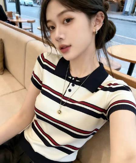 한 부서 POLO 칼라 배색 스트라이프 반팔 니트 티셔츠 여성 2026 여름 새로운 몸매 가꾸기 슬림해 보이는 외국 가스 맨위