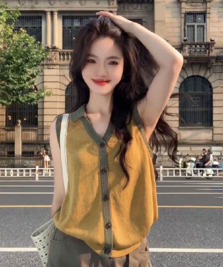 오래된 돈 바람 배색 폴로 칼라 민소매 니트 스웨터 여성 2026 여름 새로운 싱글 줄 버튼 캐주얼 슬림해 보이는 다용도 맨위