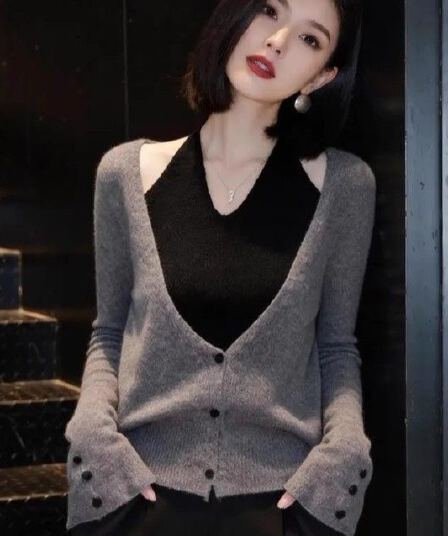 자이언트 잘 생긴 회색 맨위 여자 2026 봄 가을 새로운 빅 사이즈 척 두 조각 행침 목 검정색 인사이드 가져 가라. 옷 트렌디