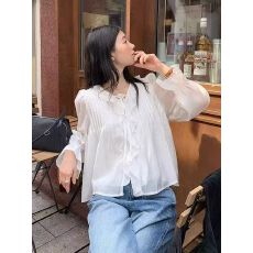 批发<b class='q'>韩国</b>代购2026年春季新款法式荷叶边V领系带喇叭袖衬衫女