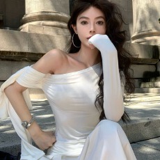 260克人棉 斜领露单肩长袖T恤修身显瘦内搭外穿飘带设计感上衣